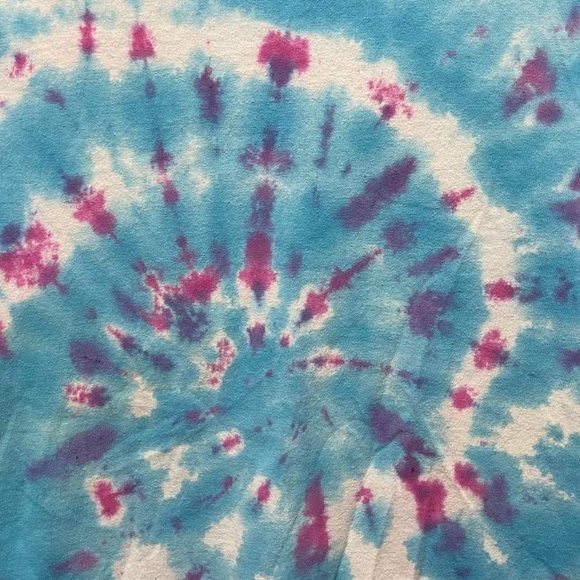 plain blank blue pink purple white swirl tie-dye Gildan crewneck hippie T-shirt - Picture 2 of 4